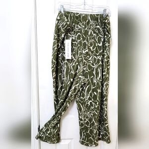 NWT 3X Olivine colored Rafella sportswear flowing capris